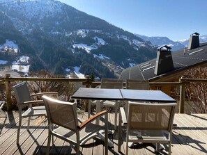 屋外ダイニングエリア