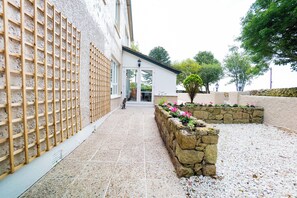 Exterior - The Brambles Retreat in the Mournes (Newry)