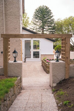 Exterior - The Brambles Retreat in the Mournes (Newry)