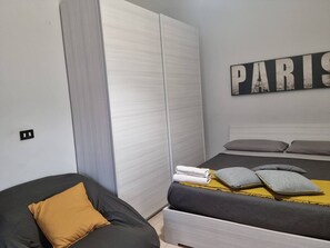 1 室のベッドルーム、アイロン / アイロン台、WiFi、ベッドシーツ