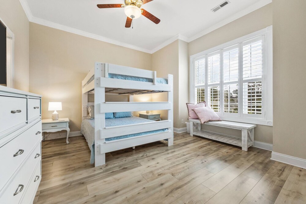 4 Bedrooms, 3 Full Bathrooms, PetFriendly Litchfield Beach, Pawleys Island, SC