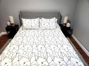 1 habitación, tabla de planchar con plancha, wifi y ropa de cama
