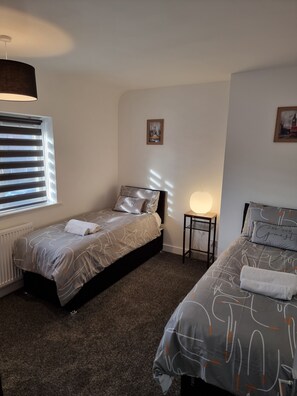 3 soverom, strykejern/-brett, reiseseng for barn og wi-fi (inkludert)