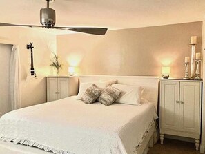 2 bedrooms, desk, iron/ironing board, WiFi