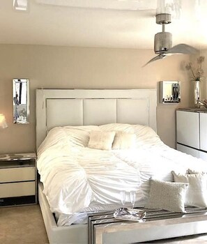 2 bedrooms, desk, iron/ironing board, WiFi - UNIQUE PGA NATIONAL GOLF RESORT + MEMBERSHIP AVAILABLE. WATER & GOLF VIEW .
(Palm Beach Gardens)