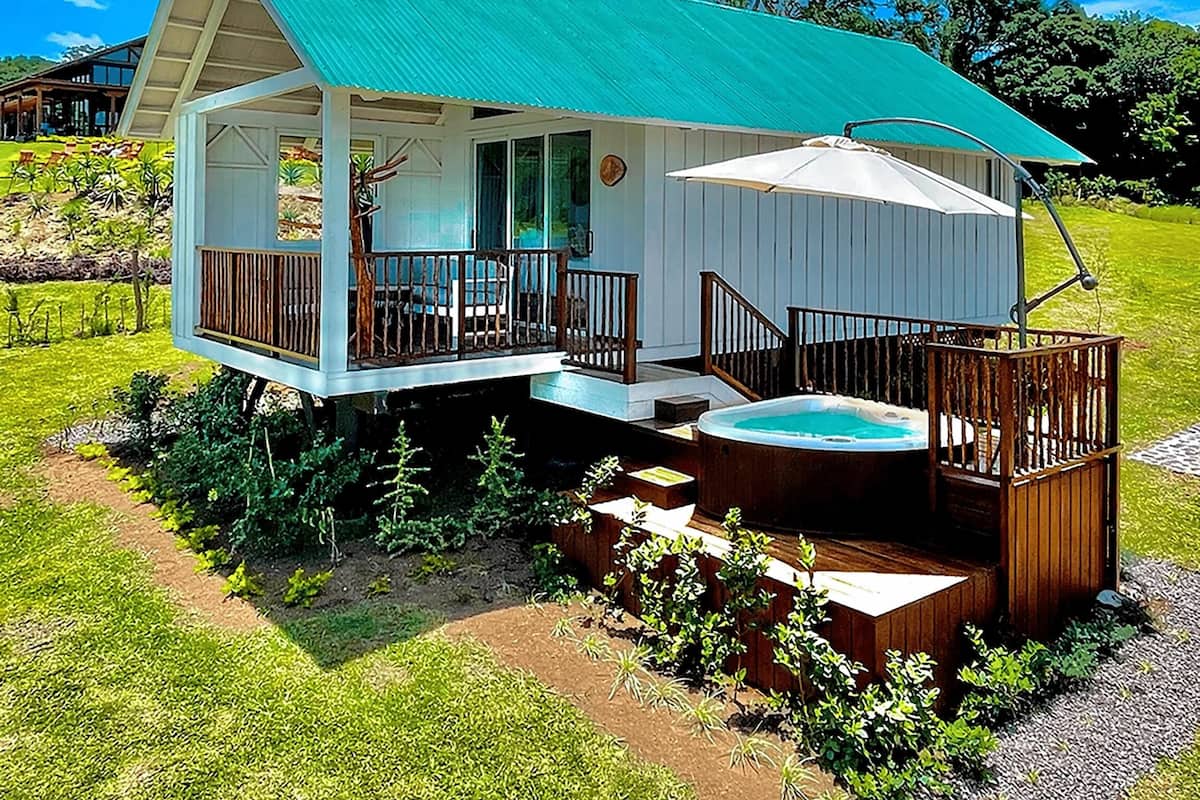 Panoramic Cabin, 2 Katil Kelamin (Double), Mountain View | Peralatan tempat tidur hipoalergenik, peti besi dalam bilik
