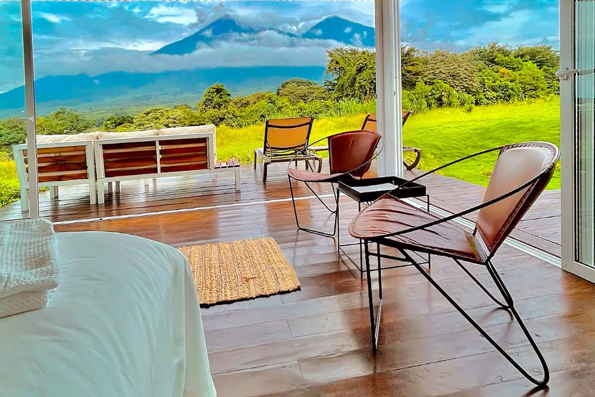 Literie hypoallergénique, coffres-forts dans les chambres