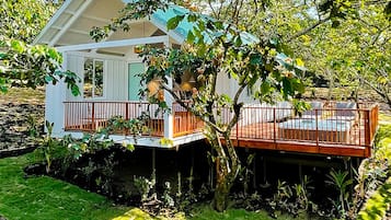 Panoraamamökki, 1 suuri parisänky, poreamme, vuoristonäköala | Allergiatestatut vuodevaatteet, tallelokero huoneessa