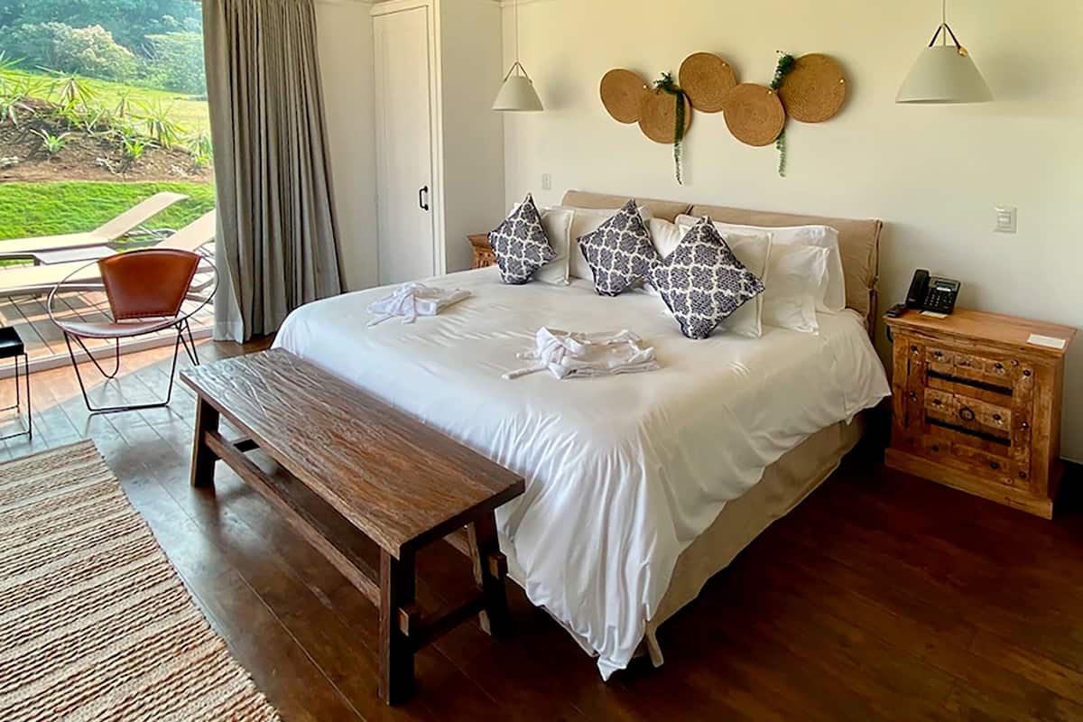 Literie hypoallergénique, coffres-forts dans les chambres