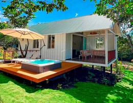 Hypo-allergenic bedding, in-room safe, iron/ironing board, free WiFi