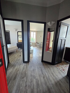 Interior - 3 Rooms 45m², quiet, 50m RER B & amenities, 15 min PARIS EXPO 2024 (CACHAN)