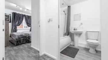 Apartment | Bathroom