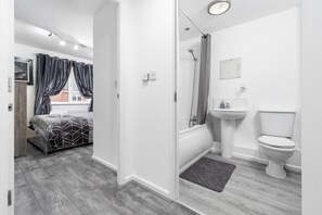 Apartment | Bathroom