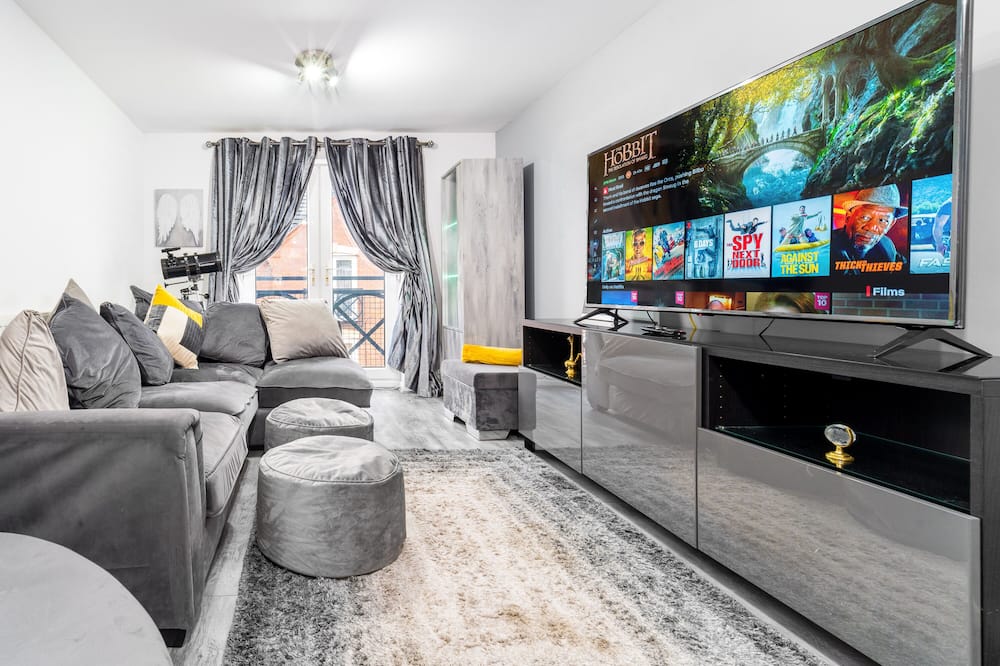 Stunning 2-bed Apartment in Tipton Sleeps 3 - Trimpley Road