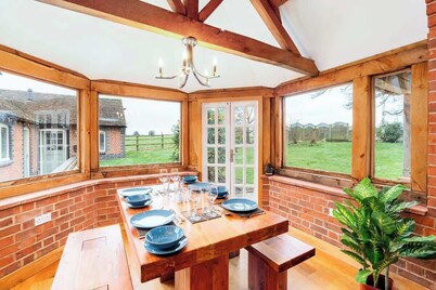 Oak Cottage, Games Room, Dog Friendly Sleep 16 NEC
