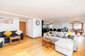 TV, fireplace, offices