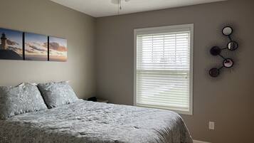 3 bedrooms, iron/ironing board, WiFi, bed sheets