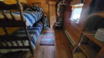 2 bedrooms, in-room safe, desk, free WiFi