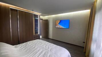 2 Schlafzimmer, Zimmersafe, Bügeleisen/Bügelbrett, Internetzugang