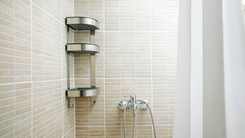 Whirlpool, Haartrockner, Bidet, Handtücher