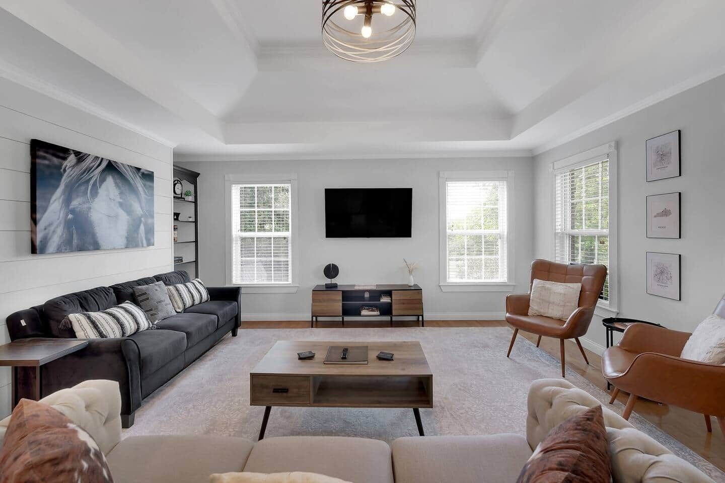 Smart TV, fireplace