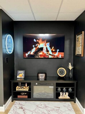 Interior - StillHill: HotTub GameRoom Whiskey Lounge Acreage (Bardstown)
