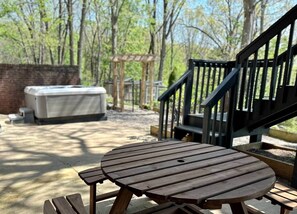 Outdoor dining - StillHill: HotTub GameRoom Whiskey Lounge Acreage (Bardstown)
