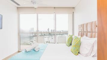 1 bedroom, Egyptian cotton sheets, premium bedding, down duvets