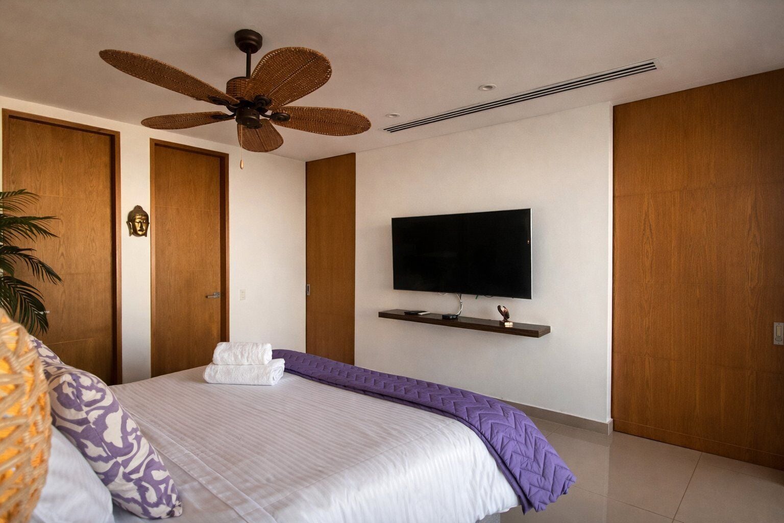 Egyptian cotton sheets, premium bedding, down duvets, free WiFi