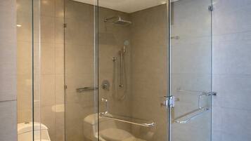 Departamento | Baño | Regadera, toallas, jabón, shampoo