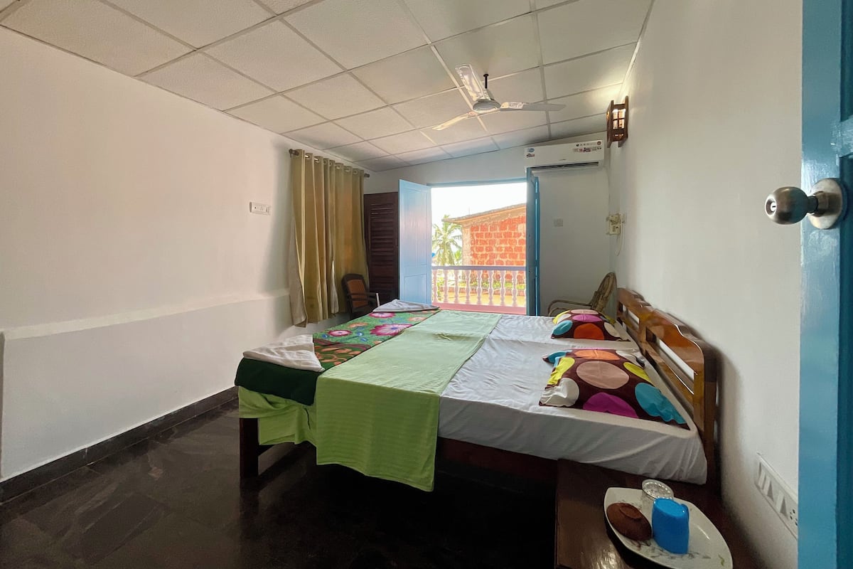 Comfort Room | 1 bedroom, premium bedding, desk, laptop workspace
