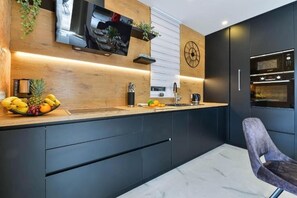 Fridge, microwave, oven, dishwasher