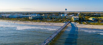 Fully renovated beachfront condo! Walk to beach, pool, pier and restaurants!  