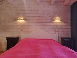 5 soverom, strykejern/-brett, wi-fi og sengetøy