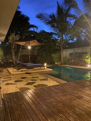 Outdoor pool - Villa de Charme Grand Baie Proche de la Plage de Péreybère et des Commerces (Grand Baie)