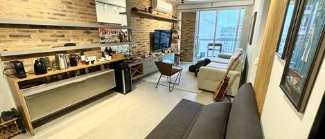 Una Smart TV, libros