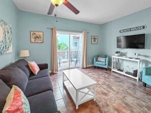 TV, offices - 1BR Quaint First Floor 3 min Walk to beach (CORPUS CHRISTI)