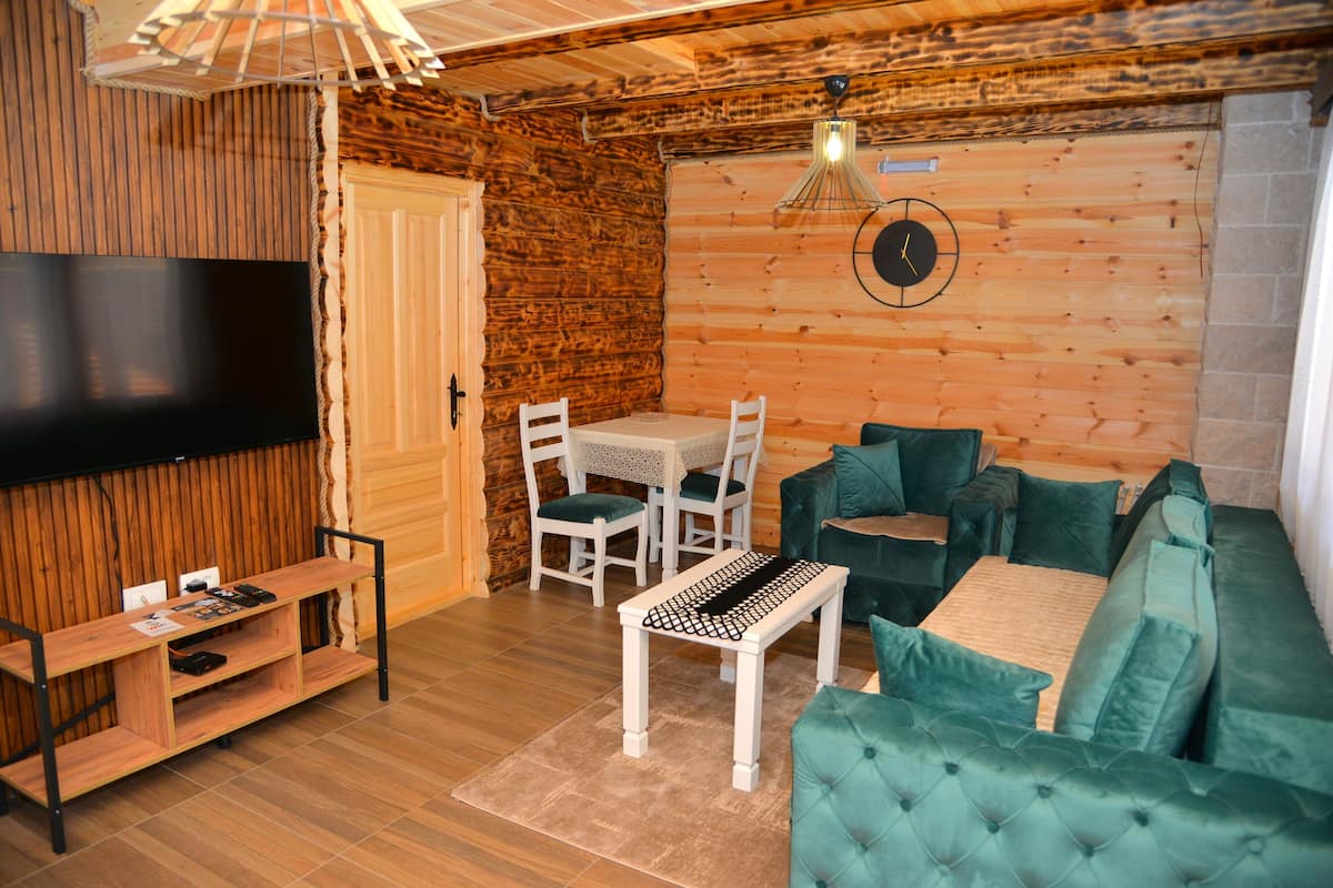 Grand House | In-room dining