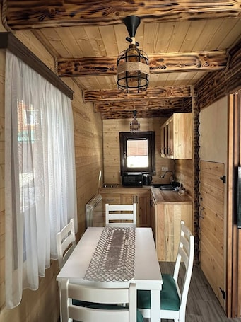 Panoramic House | Private kitchen | Mini-fridge, oven, stovetop, electric kettle