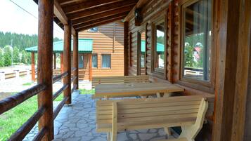 ํ
๋ผ์ค/ํํฐ์ค