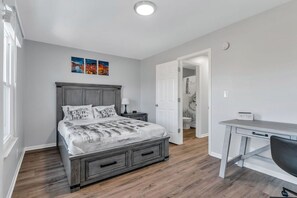 2 bedrooms, desk, iron/ironing board, free WiFi