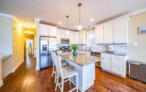 Fridge, microwave, oven, stovetop - Beach Block Condo in the Heart of OCNJ – No Streets to Cross to Beach/Boardwalk! (Ocean City)