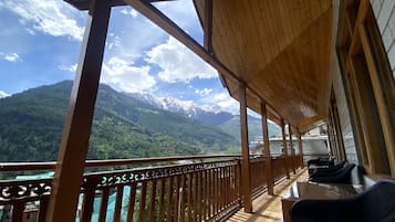 Deluxe Room | Balcony view