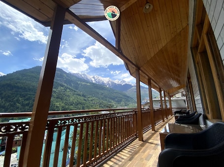 Deluxe Room | Balcony view. Vashishth x One Light Stays