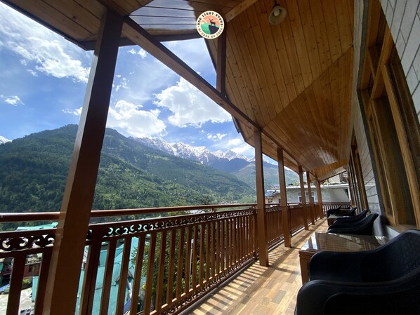 Deluxe Room | Balcony view