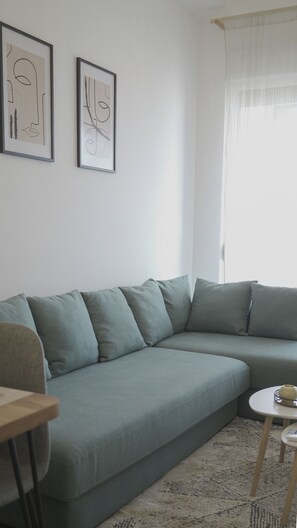 Smart TV - Charming and contemporary apartment in Tirana  (Tirana)