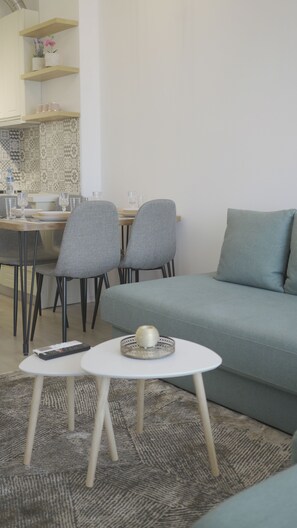Smart TV - Charming and contemporary apartment in Tirana  (Tirana)