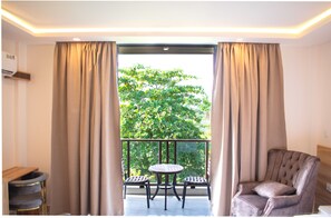 Comfort Room | Garden view