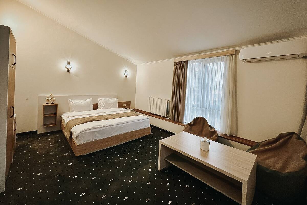 Luxury Double Room | Egyptian cotton sheets, premium bedding, minibar, WiFi (free)