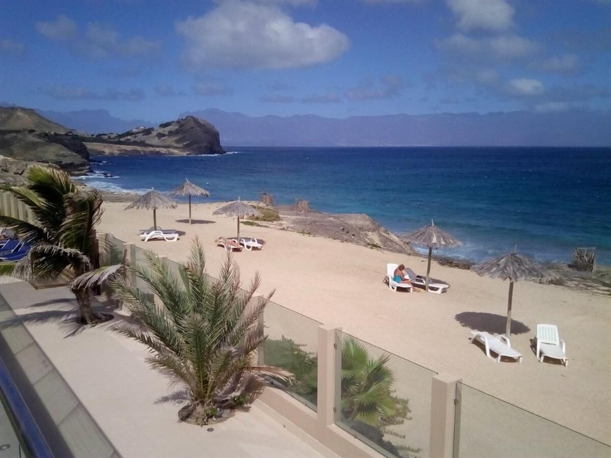 Plage à proximité, chaises longues